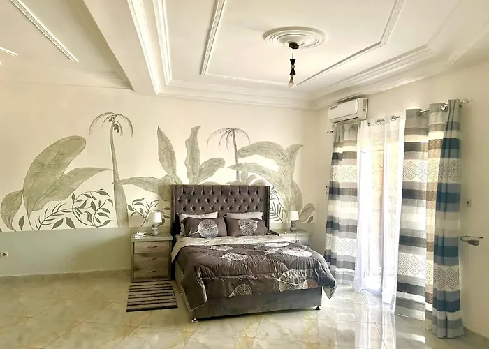 Large 3 Bedroom Apartment