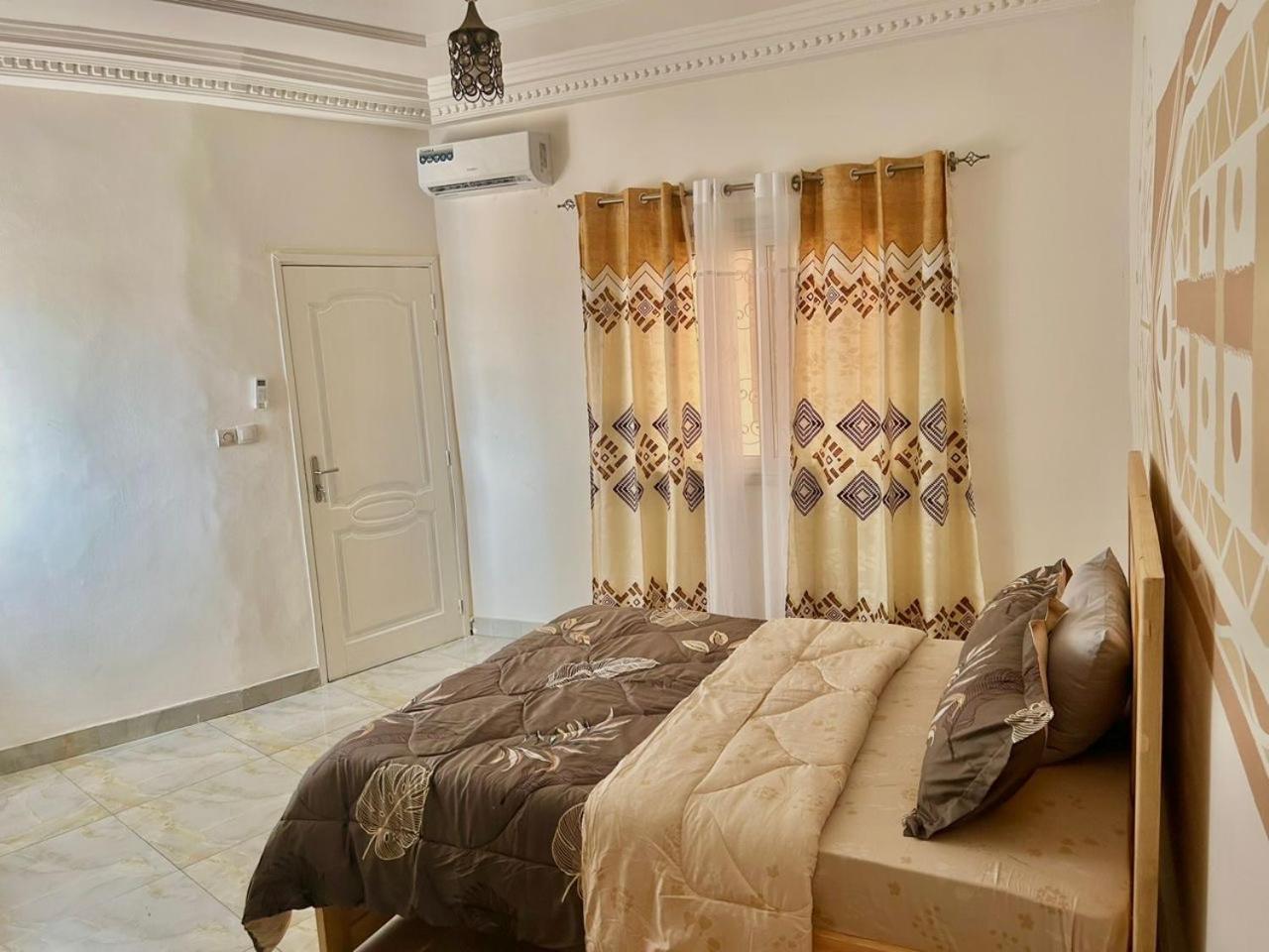 Large 3 Bedroom * Dakar